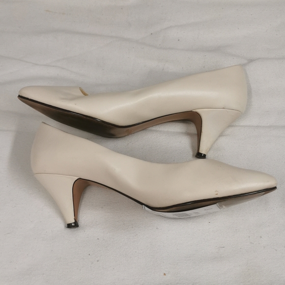 Ashley Taylor high heels - Picture 3 of 4